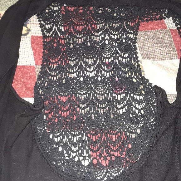 Black sleeveless top - Picture 3 of 4